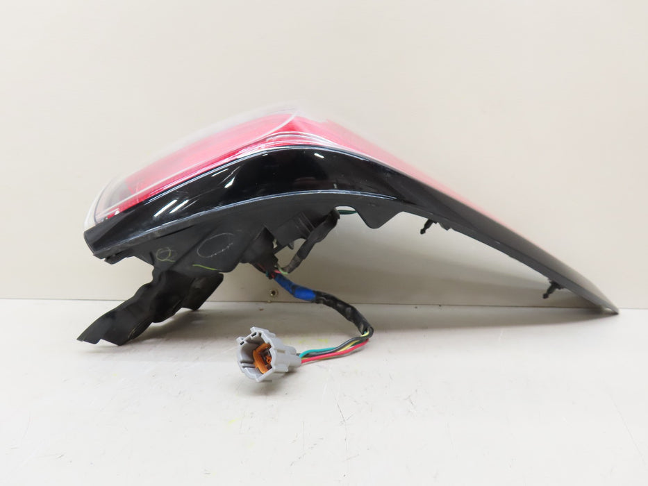 2015-2018 NISSAN MURANO REAR RIGHT PASSENGER TAIL LIGHT OUTER OEM