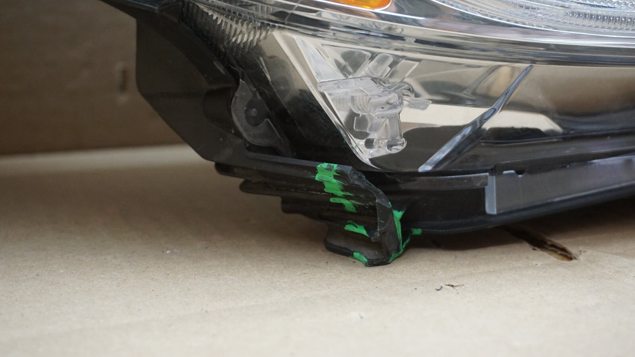 2019-2020 HONDA HR-V RH RIGHT PASSENGER SIDE HALOGEN HEADLIGHT OEM 19 20