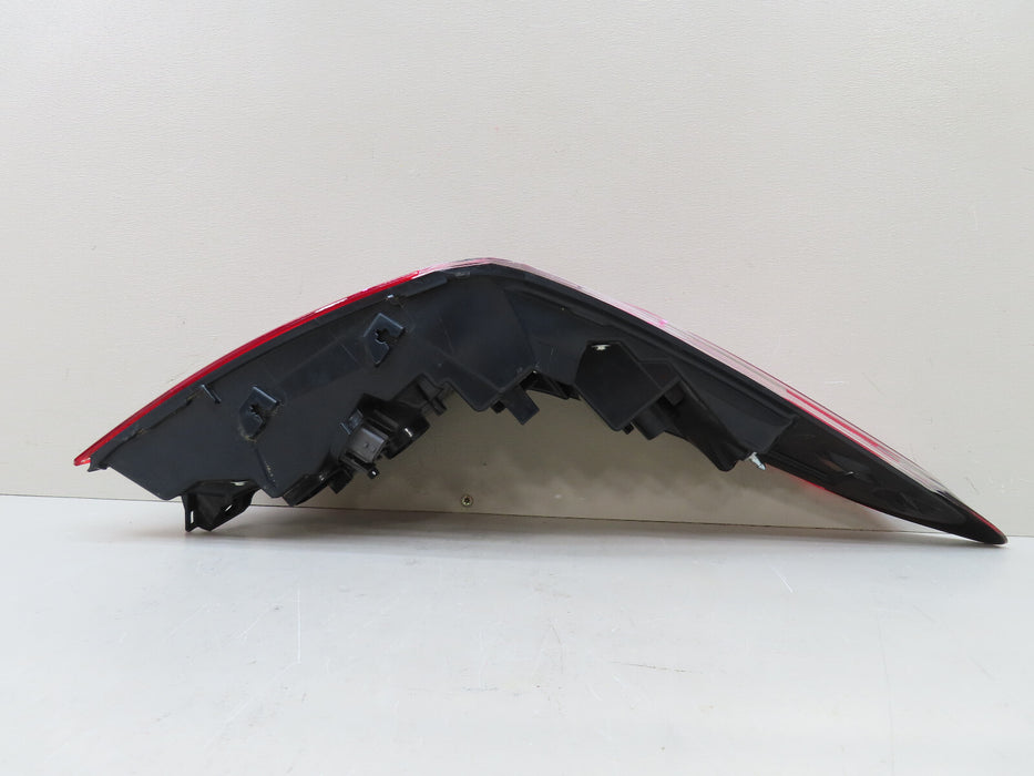 2018-2020 TOYOTA CAMRY REAR RIGHT PASSENGER SIDE TAIL LIGHT OEM