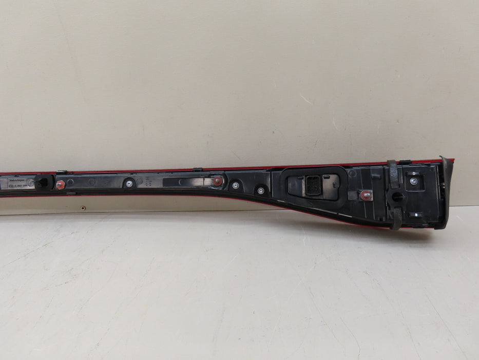 2023-2024 MERCEDES-BENZ EQE EQE350 REAR CENTER TRUNK LID LED TAIL LIGHT OEM
