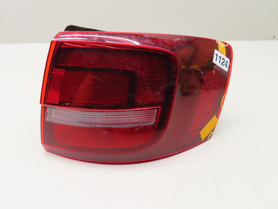2015-2018 VOLKSWAGEN JETTA REAR RIGHT PASSENGER SIDE OUTER TAIL LIGHT LAMP OEM