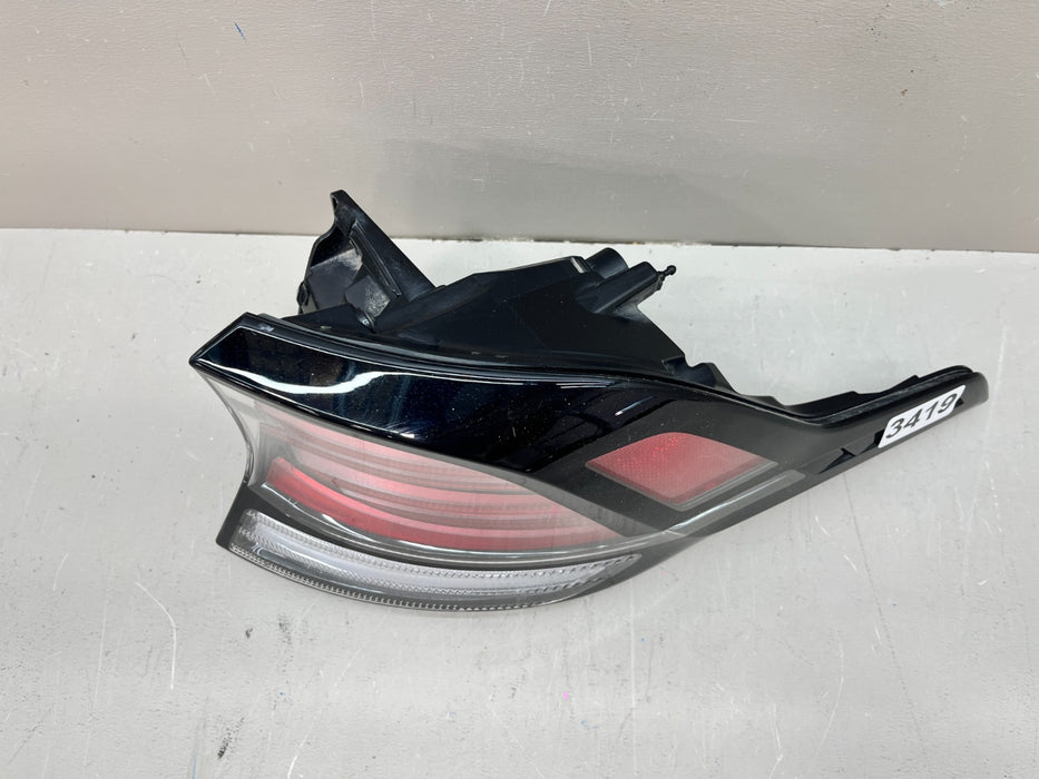 2023-2025 KIA SPORTAGE RH RIGHT PASSENGER OUTER TAIL LIGHT LAMP OEM 92402-DW000