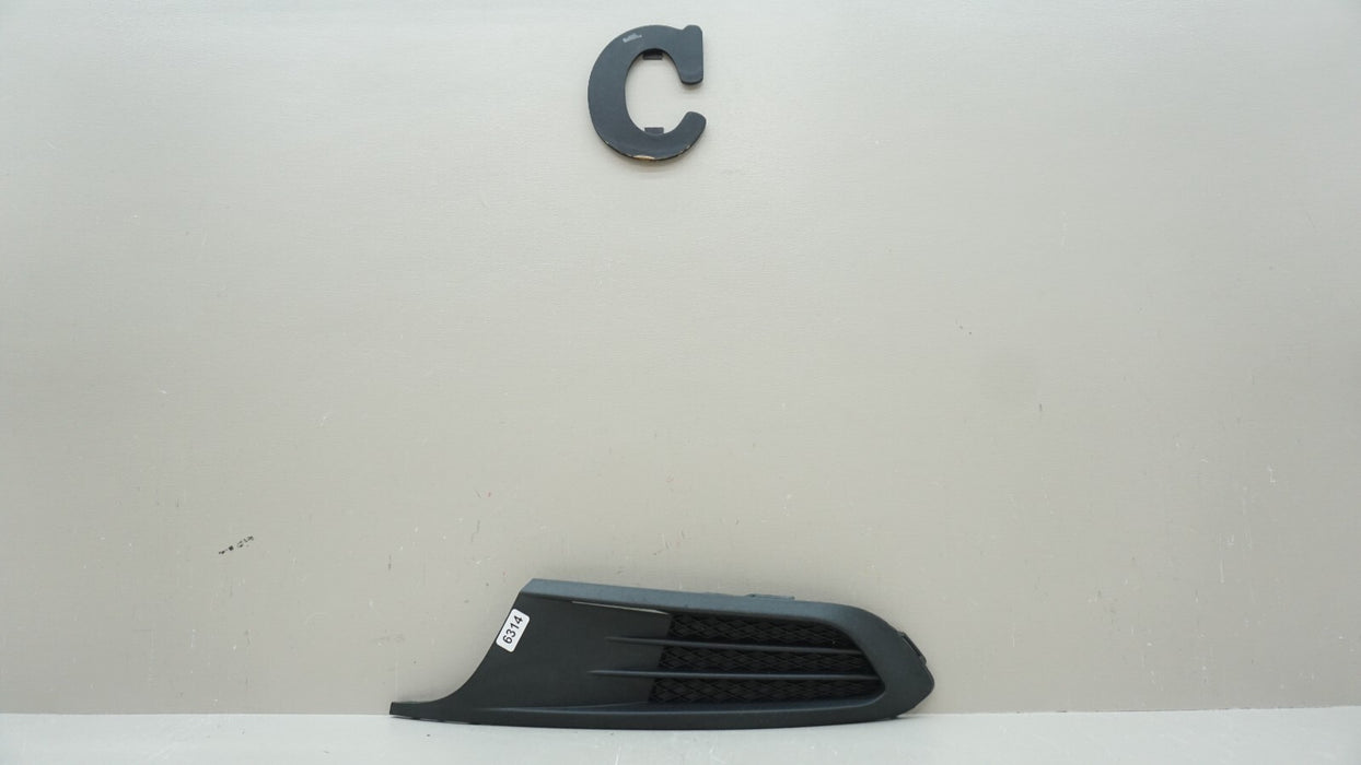 2015-2016 VOLKSWAGEN JETTA FRONT LEFT DRIVERS SIDE FOG LIGHT COVER TRIM OEM