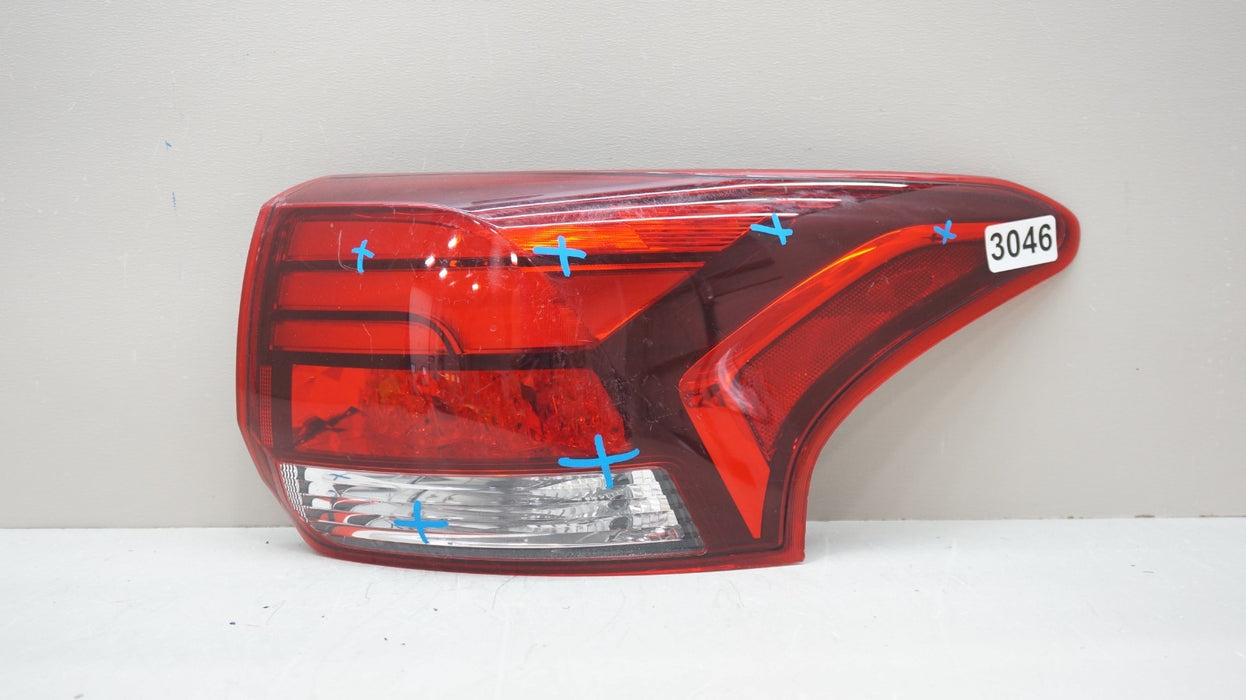 2016-2020 MITSUBISHI OUTLANDER REAR RIGHT PASSENGER SIDE OUTER TAIL LIGHT OEM