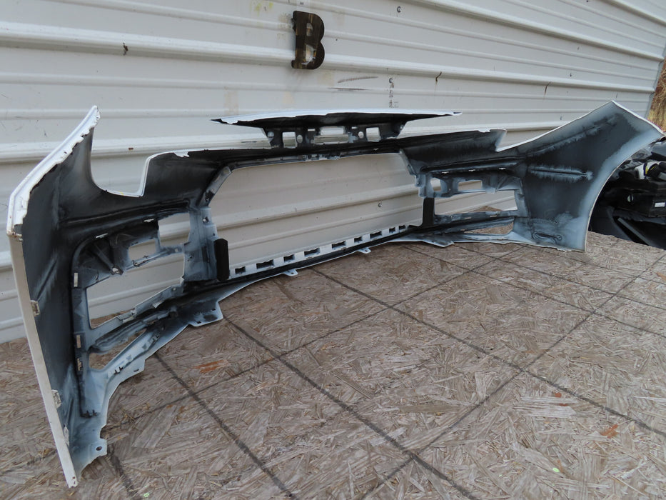 2019-2020 TOYOTA COROLLA SEDAN SE XSE FRONT BUMPER COVER OEM