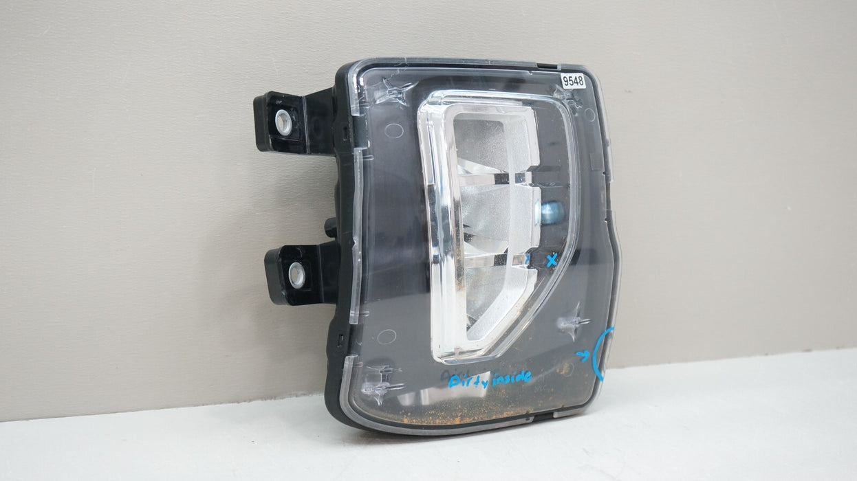 2016-2018 CHEVROLET SILVERADO 1500 FRONT RIGHT PASSENGER SIDE FOG LIGHT OEM