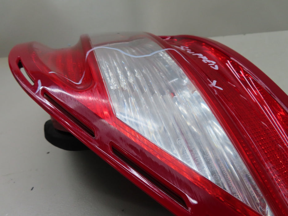 2008-2010 MERCEDES BENZ C300 W204 REAR RIGHT PASSENGER SIDE TAIL LIGHT OEM