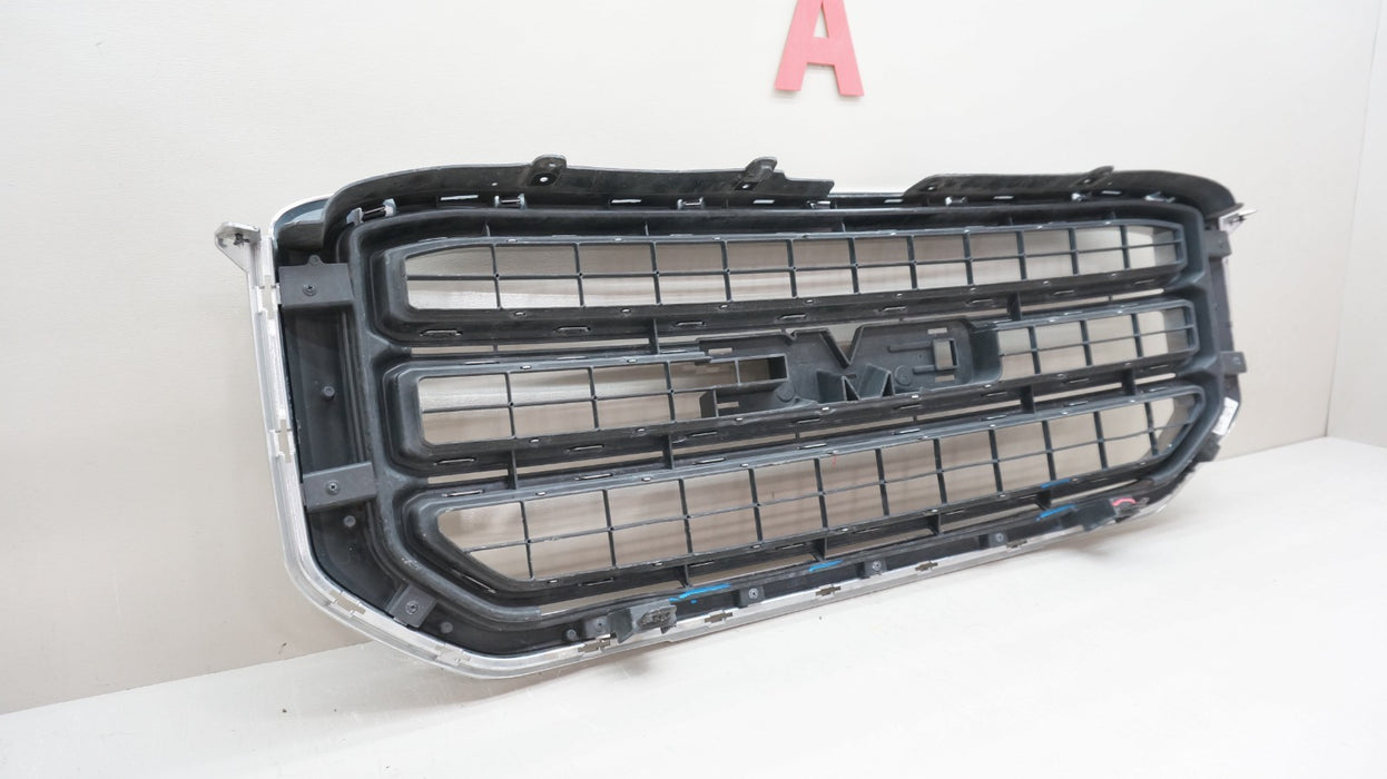 2015-2020 GMC YUKON FRONT BUMPER RADIATOR GRILLE OEM 84119634