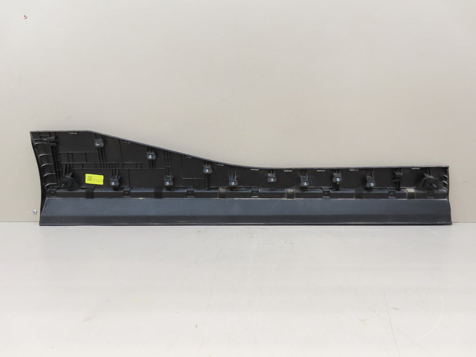 2022-2024 HYUNDAI SANTA CRUZ FRONT RIGHT PASSENGER SIDE DOOR LOWER MOLDING OEM