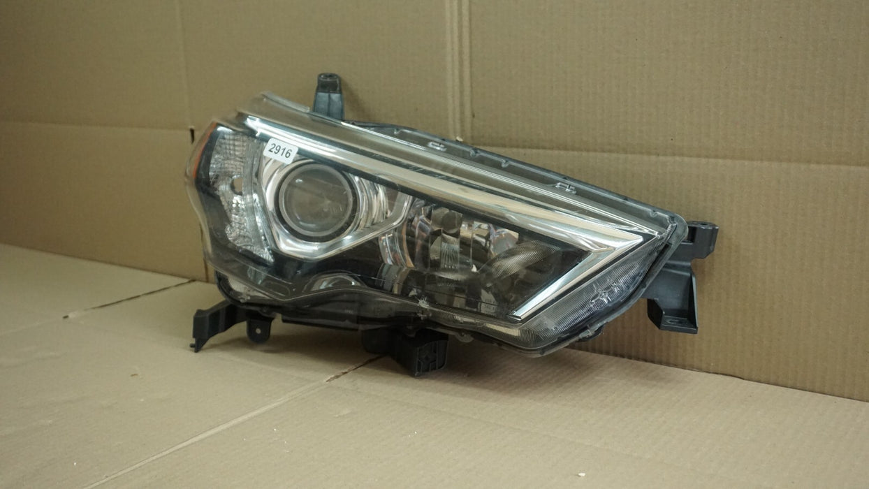 2014-2019 TOYOTA 4RUNNER RIGHT PASSENGER SIDE HEADLIGHT HALOGEN LAMP OEM