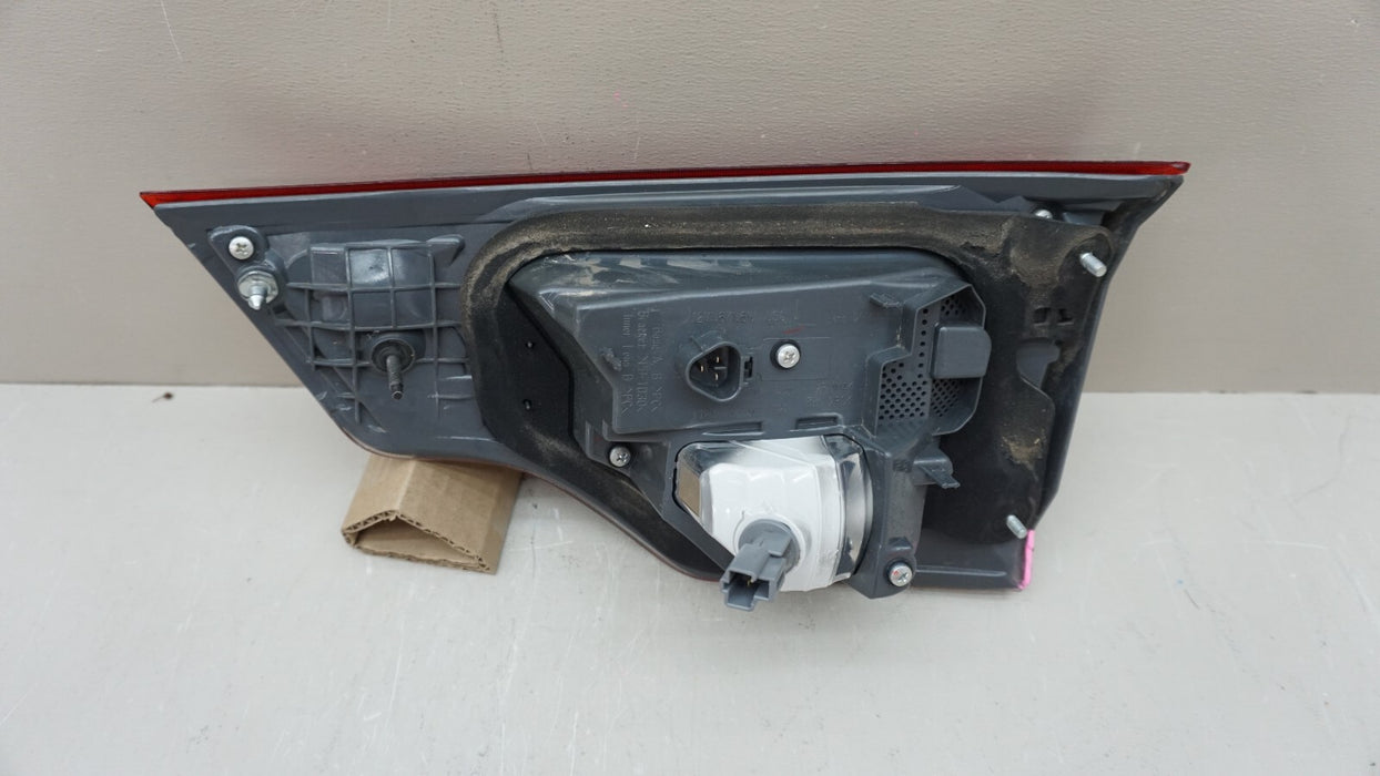 2017-2019 TOYOTA HIGHLANDER REAR LEFT DRIVER SIDE INNER TAIL LIGHT OEM