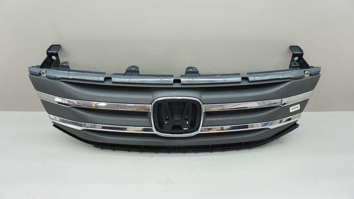 2011-2013 HONDA ODYSSEY FRONT CENTER UPPER RADIATOR GRILLE OEM