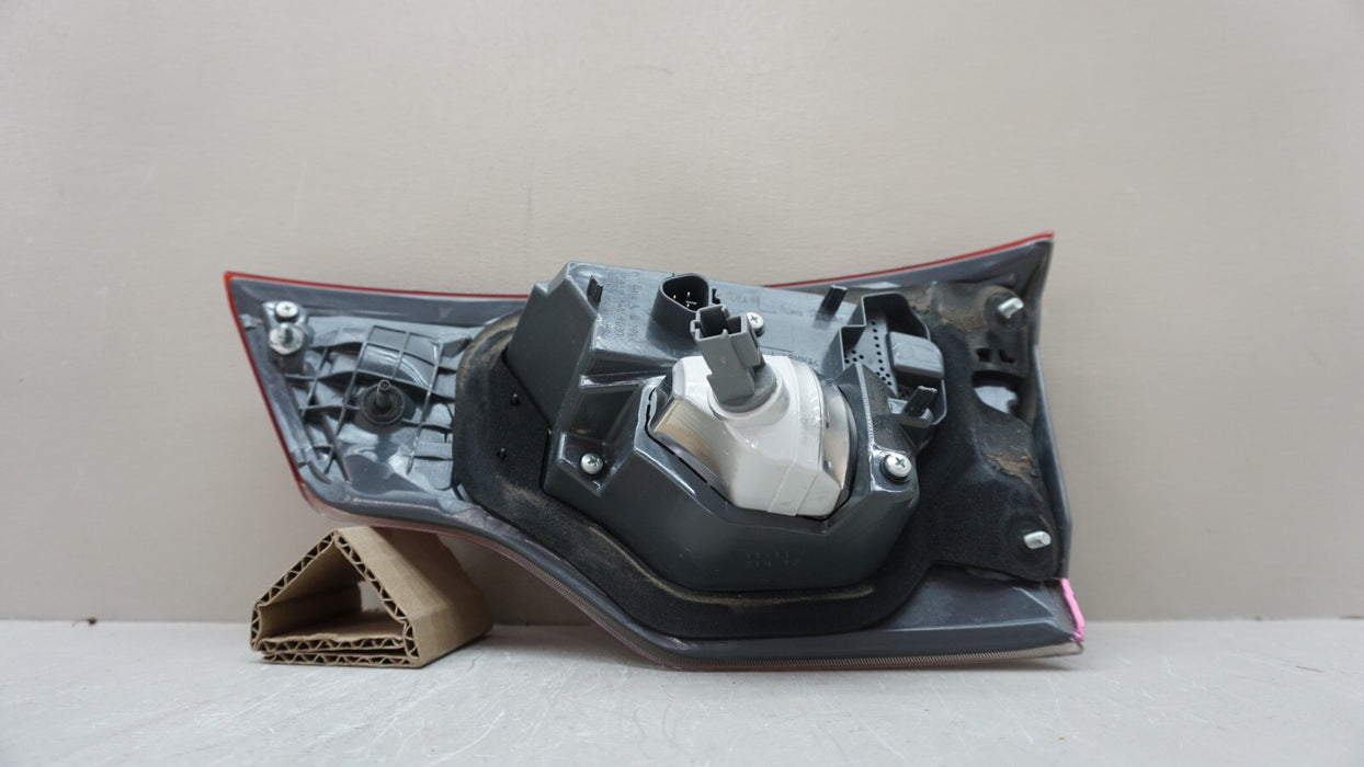 2017-2019 TOYOTA HIGHLANDER REAR LEFT DRIVER SIDE INNER TAIL LIGHT OEM