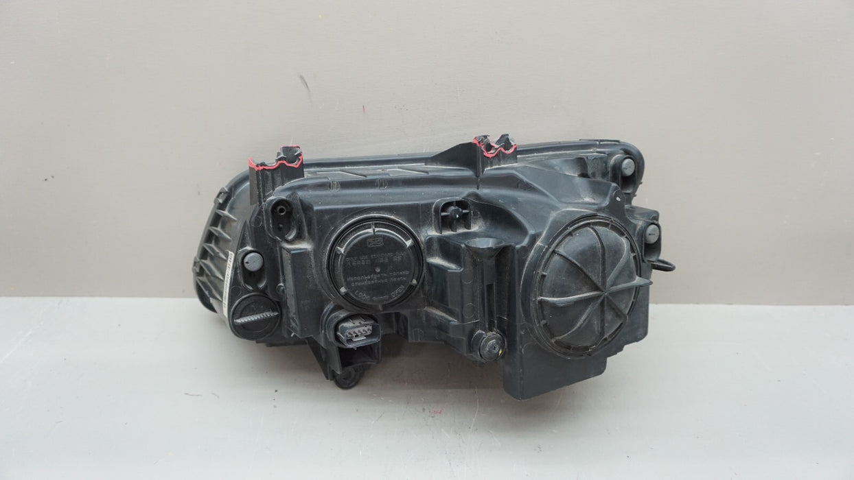 2012-2014 CHRYSLER 300 FRONT RIGHT SIDE HEADLIGHT LAMP HALOGEN OEM BAM92153000