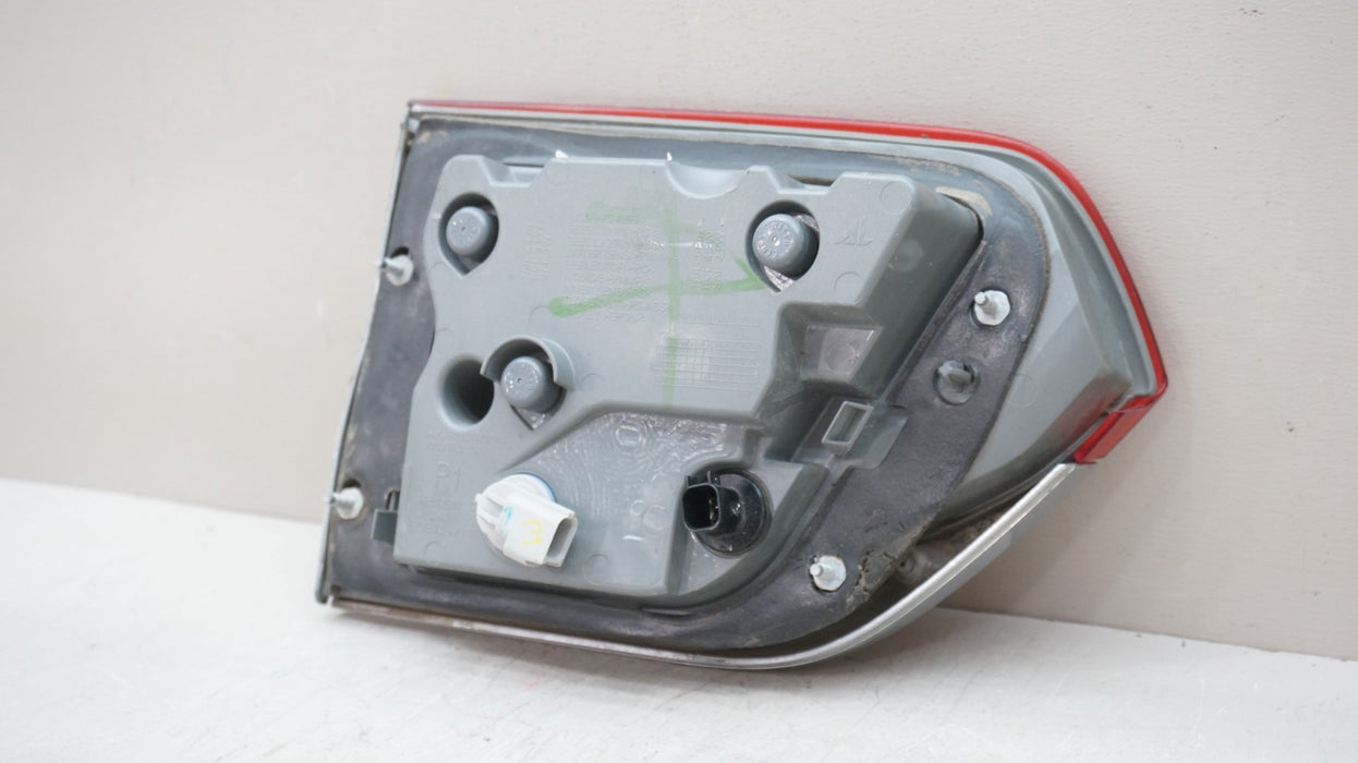 2014-2021 JEEP GRAND CHEROKEE REAR RIGHT PASSENGER SIDE INNER TAIL LIGHT OEM