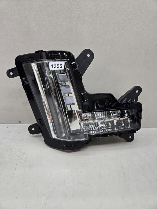 2015-2020 CADILLAC ESCALADE FRONT RIGHT PASSENGER SIDE FOG LIGHT LED OEM