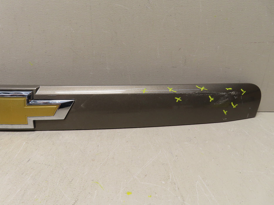 2013-2018 CHEVROLET TRAX TRUNK REAR MOLDING PANEL OEM W/O CAMERA P#95276190