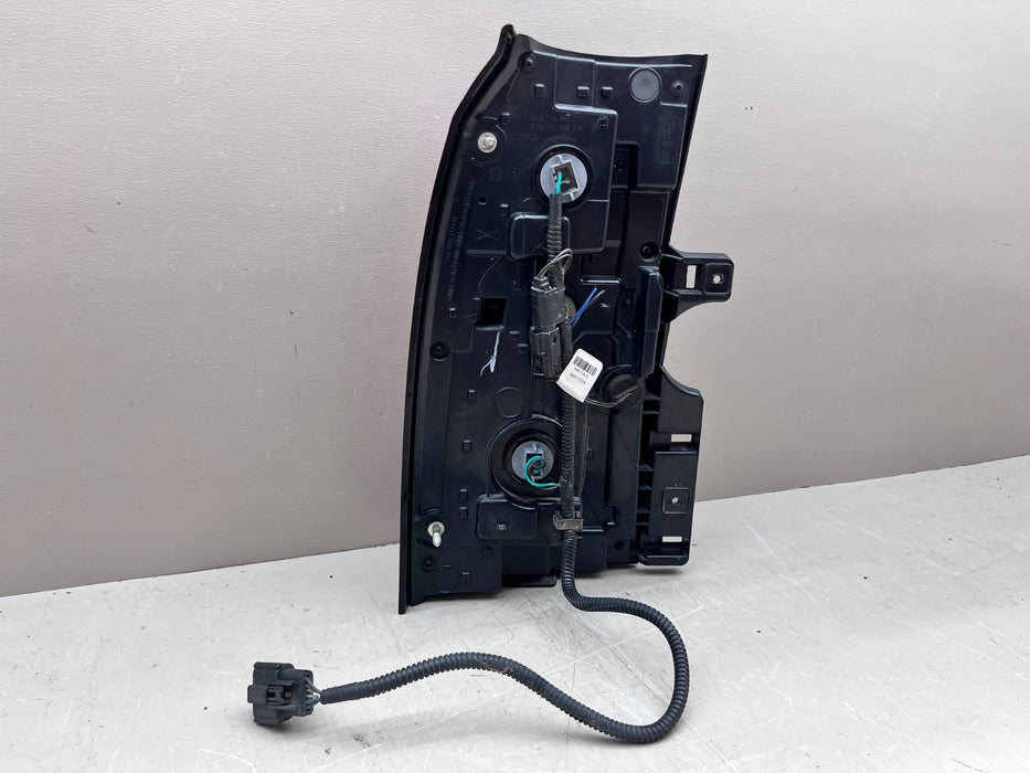 2015-2020 CHEVROLET TAHOE SUBURBAN RH PASSENGER RIGHT TAILLIGHT OEM