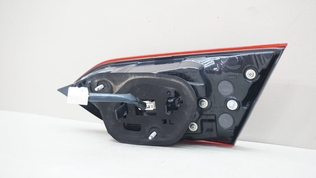 2018-2020 TOYOTA CAMRY REAR LEFT DRIVER SIDE INNER TAIL LIGHT OEM