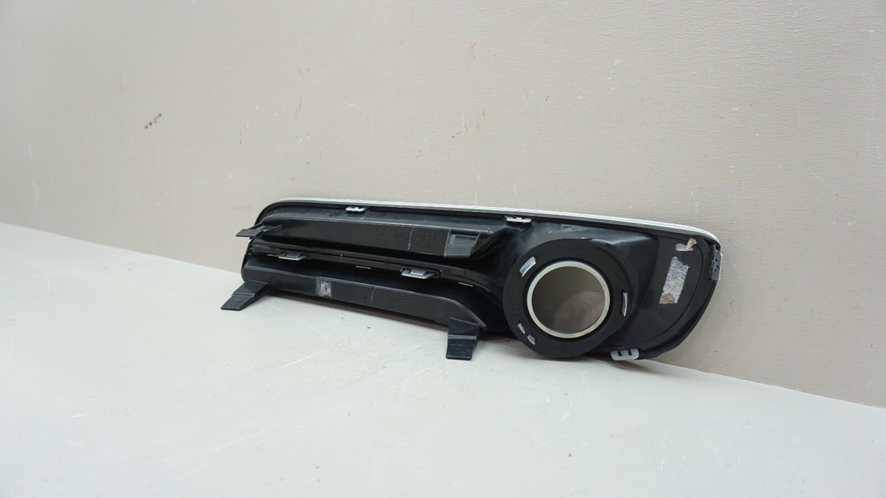 2011-2016 CHRYSLER 300 RIGHT LOWER GRILLE FOG LIGHT BEZEL TRIM OEM 11LX-197AB