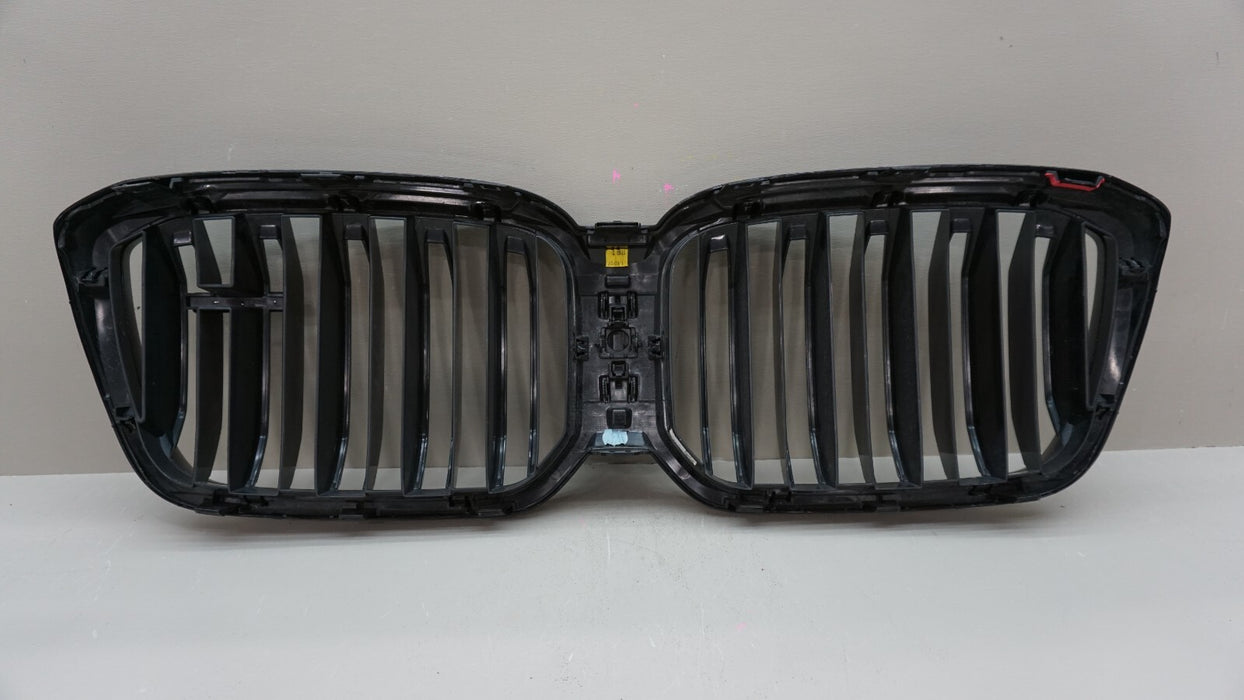 2022-2023 BMW X3 M FRONT MAIN GRILLE 10627111 OEM 22 23