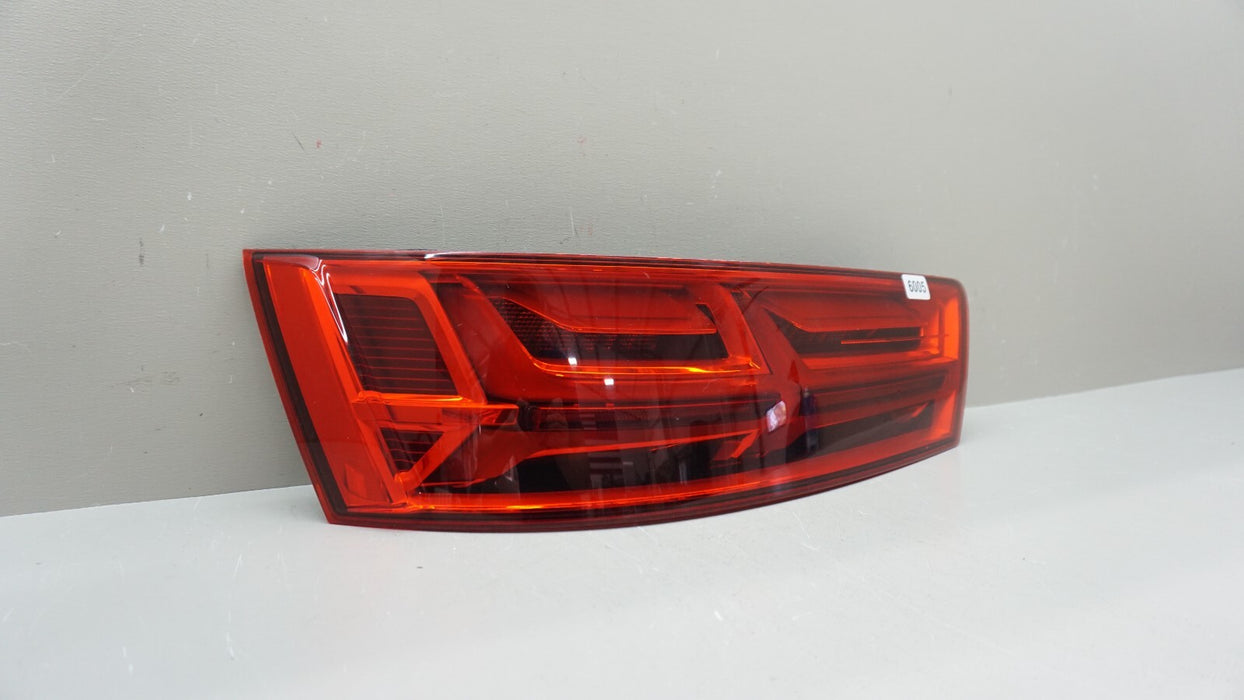 2017-2019 AUDI Q7 REAR LH LEFT DRIVER SIDE OUTER TAIL LIGHT OEM