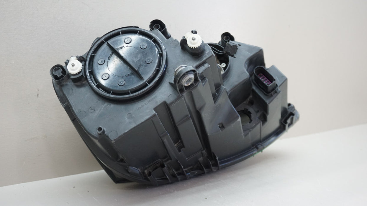 2017-2018 VOLKSWAGEN JETTA FRONT LEFT DRIVER SIDE HEADLIGHT HALOGEN OEM 17 18