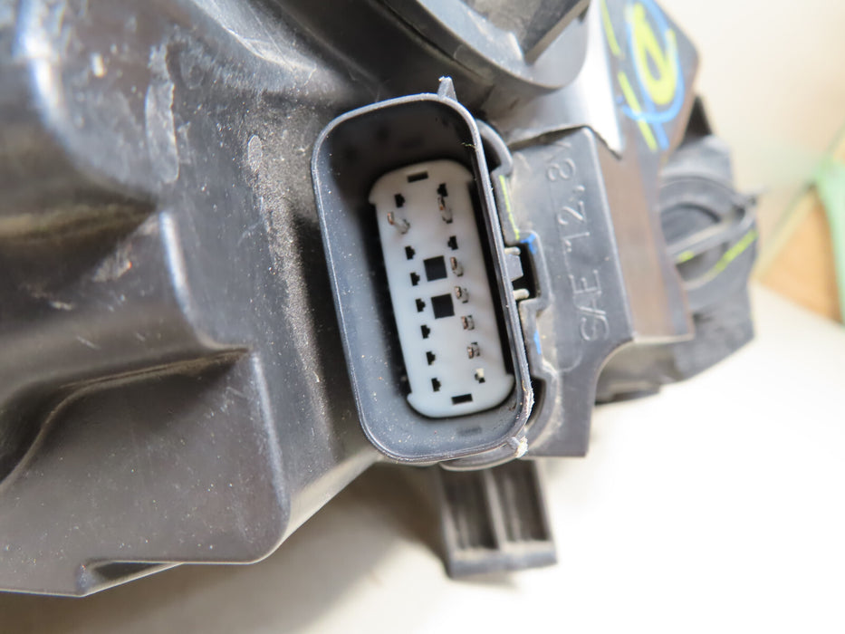 2014-2019 FORD FIESTA LEFT DRIVER HEADLIGHT HEADLAMP HALOGEN OEM D2BB-13W030-BG