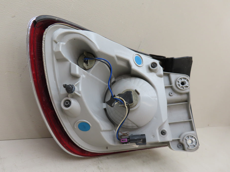 2008 - 2012 BUICK ENCLAVE RIGHT PASSENGER SIDE  TAIL LIGHT OEM