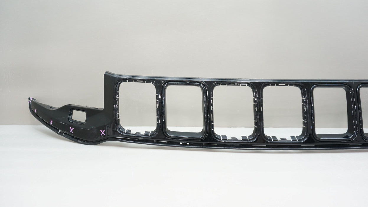 2017-2021 JEEP GRAND CHEROKEE FRONT BUMPER RADIATOR GRILLE OEM