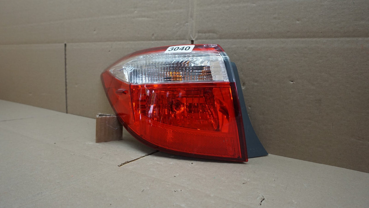 2014-2016 TOYOTA COROLLA REAR LEFT DRIVER SIDE OUTER TAIL LIGHT BRAKE LAMP OEM