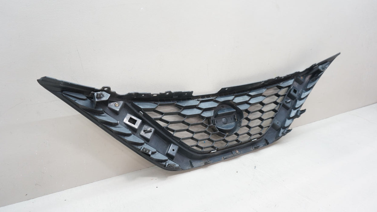 2016-2019 NISSAN SENTRA FRONT RADIATOR GRILLE GRILL 62310 3YUOA OEM