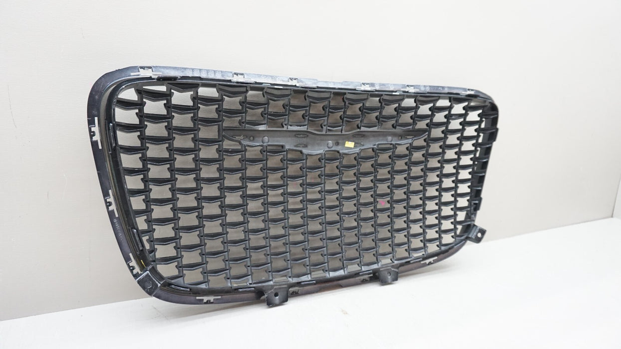 2016-2020 CHRYSLER 300 SEDAN FRONT BUMPER RADIATOR GRILLE GRILL OEM 5SW19TRMAE