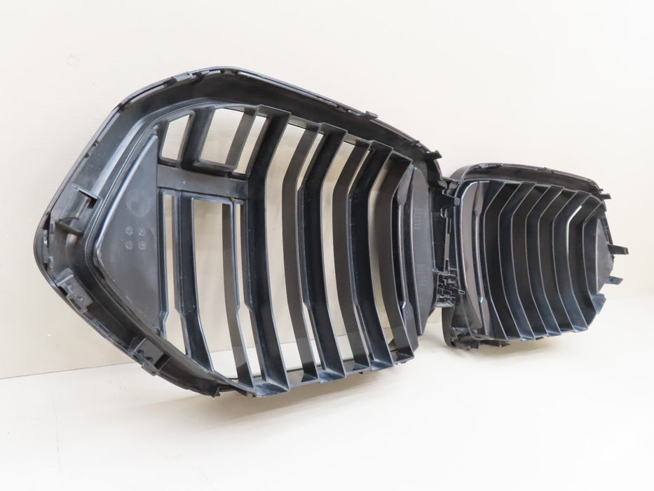 2020-2023 BMW X6M FRONT RADIATOR GRILL GRILLE OEM 8079731