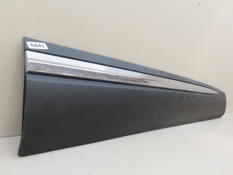 2020-2021 FORD EXPLORER FRONT RIGHT PASSENGER DOOR LOWER MOLDING OEM LB5B-S20848