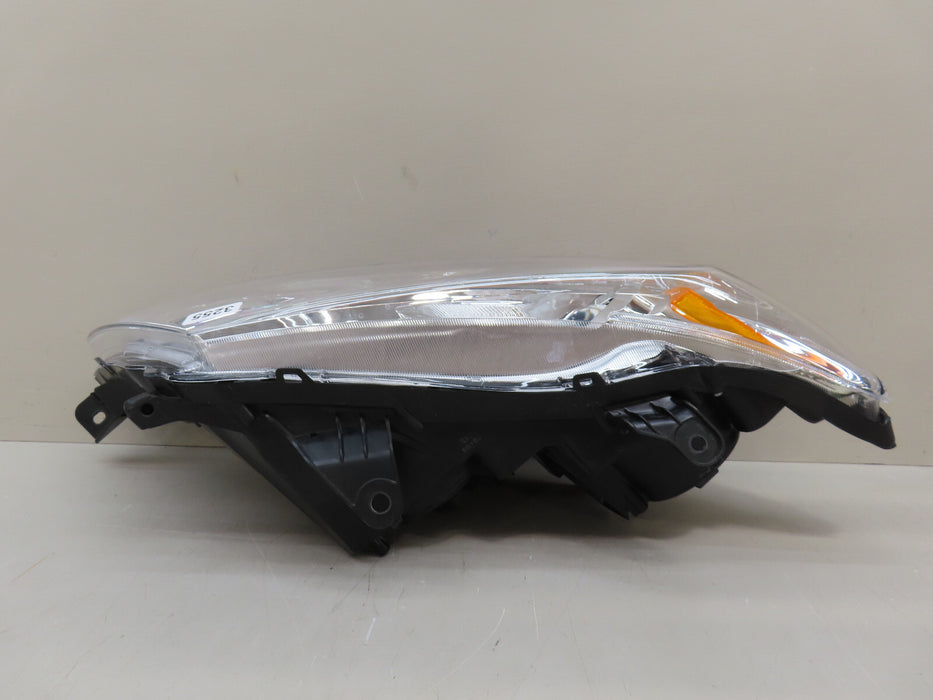 2009-2017 TOYOTA VENZA FRONT RIGHT PASSENGER SIDE HEADLIGHT OEM