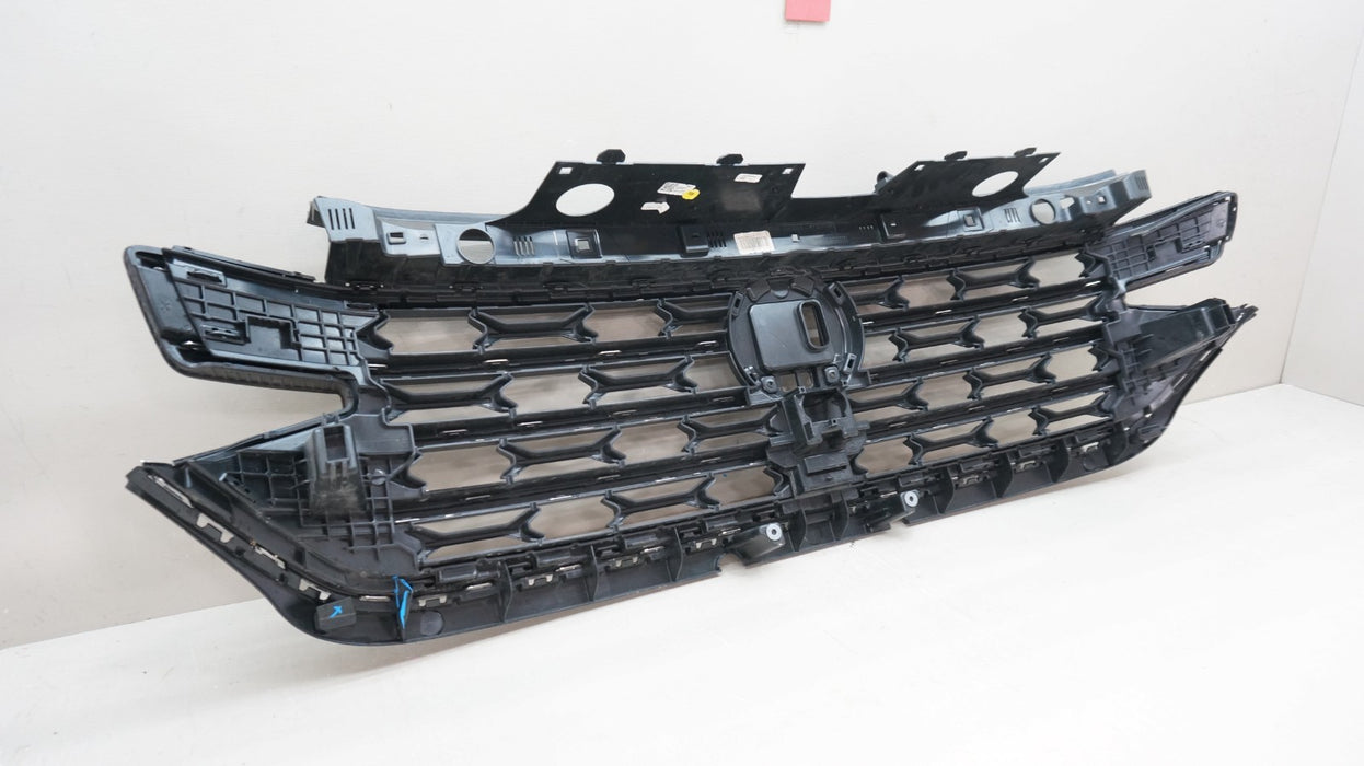2024-2025 VOLKSWAGEN ATLAS R-LINE FRONT BUMPER RADIATOR GRILLE OEM 3CN853653E