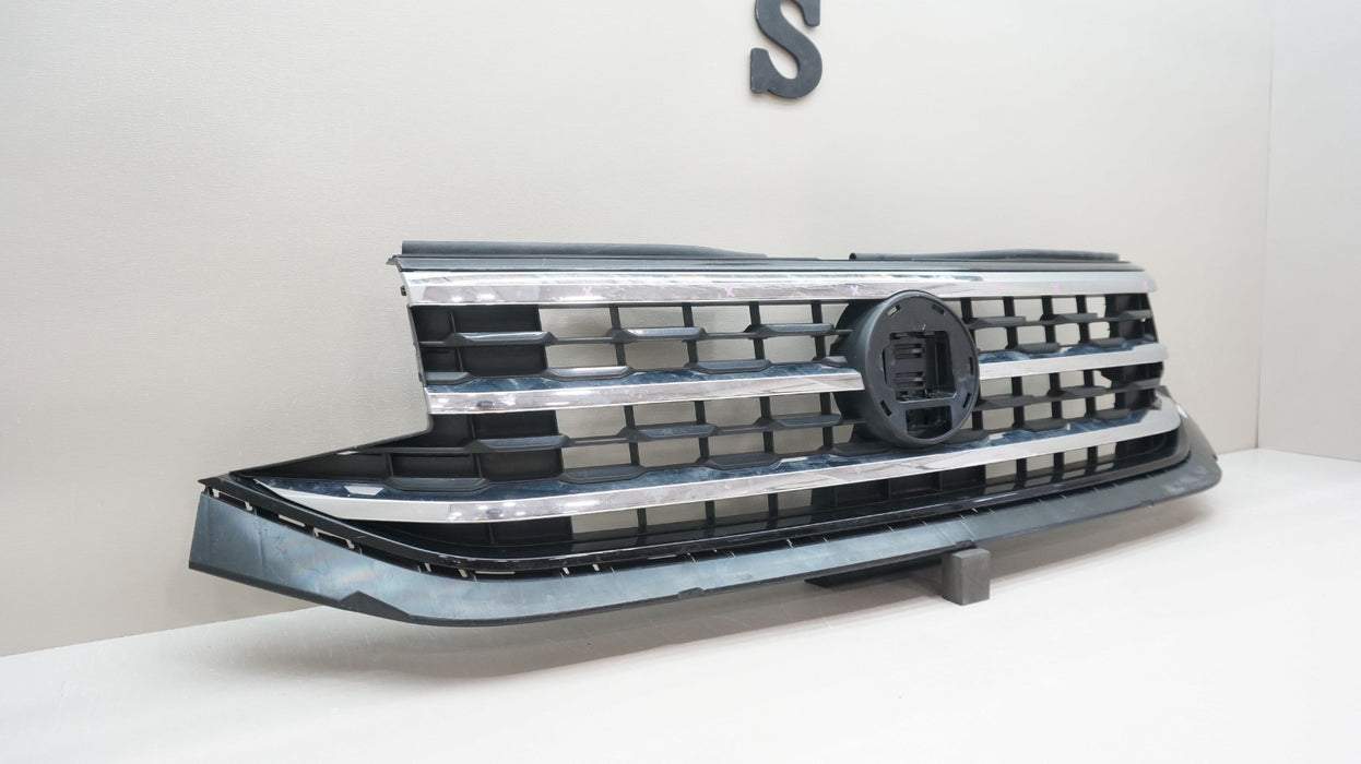 2020-2023 VOLKSWAGEN ATLAS FRONT UPPER RADIATOR GRILLE OEM 3CM853653