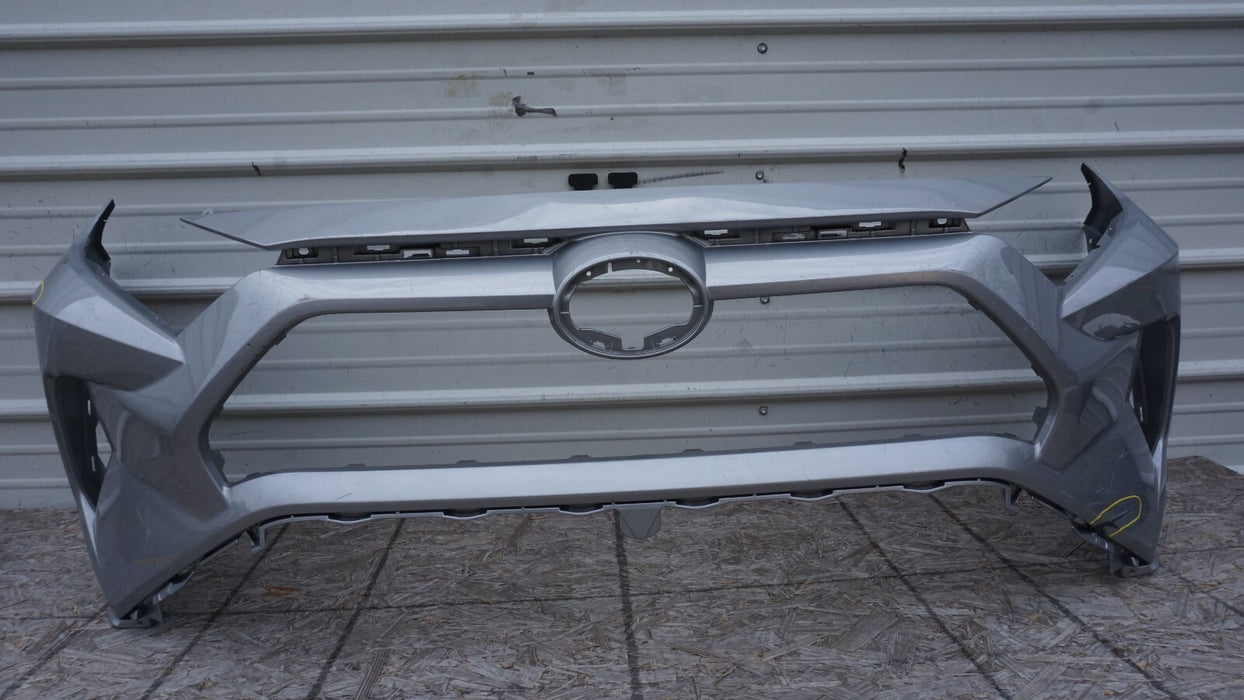 2019-2022 TOYOTA RAV4 FRONT BUMPER COVER OEM 19 20 21 22