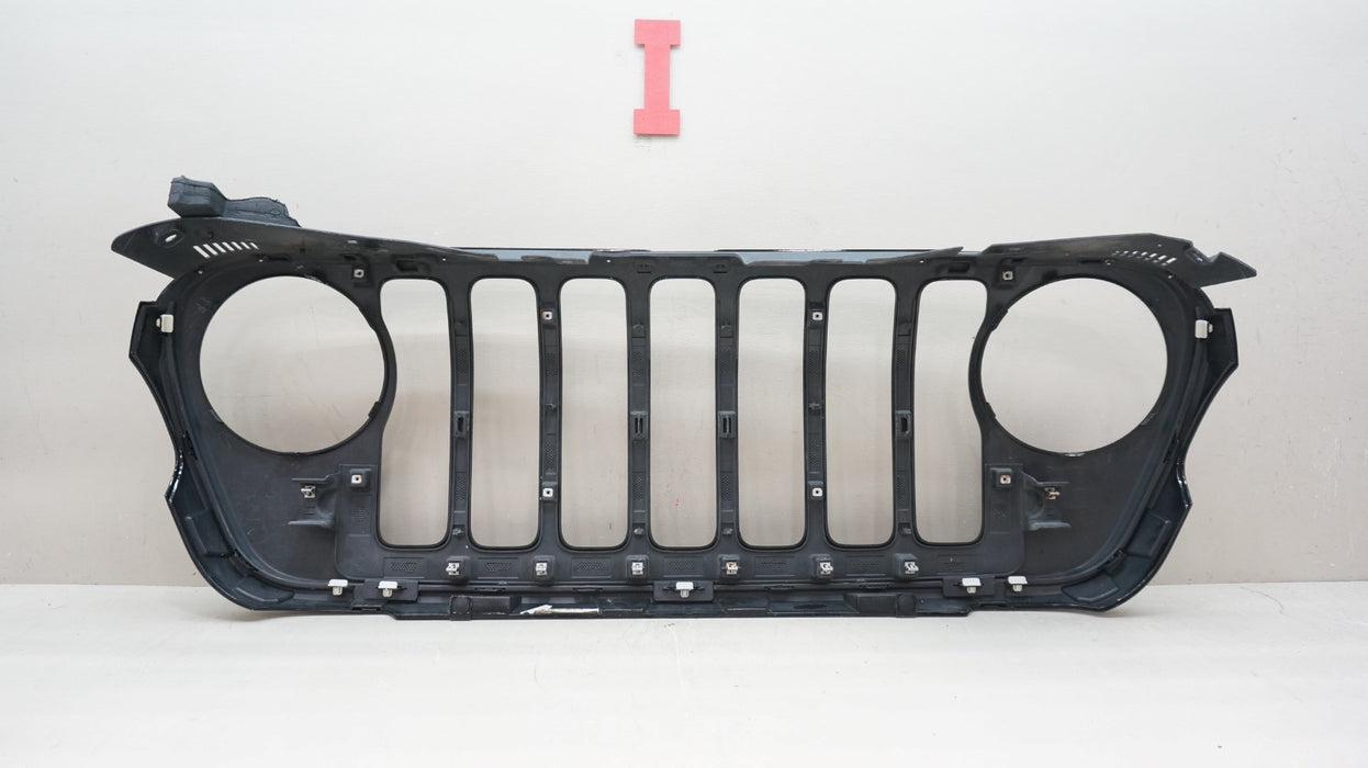 2018-2023 JEEP WRANGLER JL SAHARA FRONT RADIATOR GRILLE GRILL 6BY79TRMA OEM