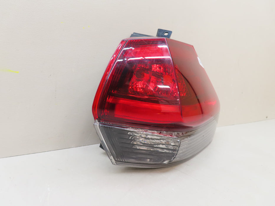 2017 2018 2019 2020 NISSAN ROGUE REAR RIGHT PASSENGER TAIL LIGHT OEM