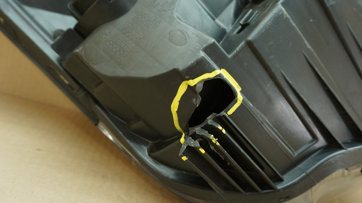 2012-2017 HYUNDAI VELOSTER FRONT LEFT DRIVER SIDE HEADLIGHT HALOGEN OEM