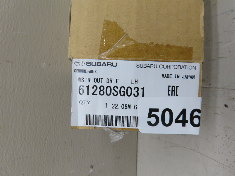 2014-2018 SUBARU FORESTER FRONT LEFT DRIVER SIDE BELT MOLDING OEM