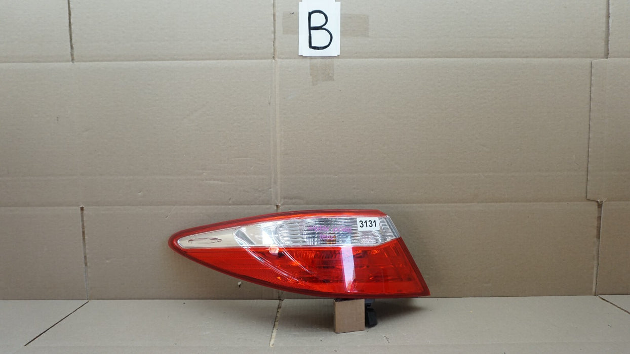 2015-2017 TOYOTA CAMRY REAR LEFT DRIVER SIDE OUTER TAIL LIGHT HALOGEN LAMP OEM