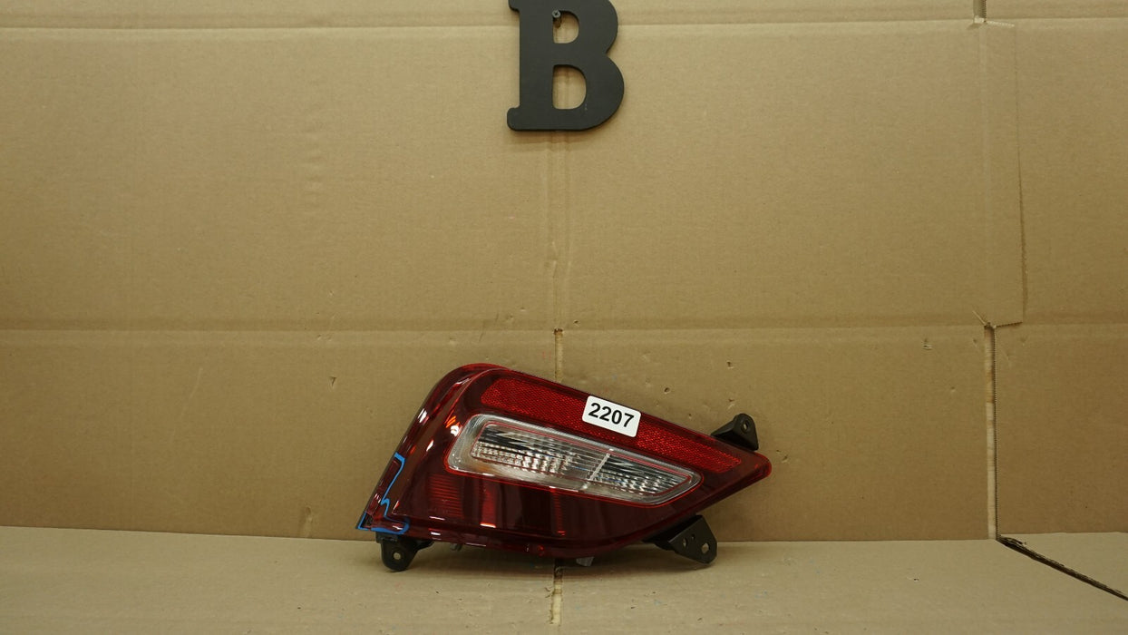 2019-2020 HYUNDAI SANTA FE REAR LEFT DRIVER SIDE TAIL LIGHT HALOGEN OEM 19 20
