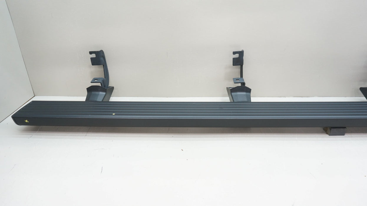 2020-2025 CHEVROLET SILVERADO / GMC SIERRA 2500 3500 RIGHT RUNNING BOARD OEM