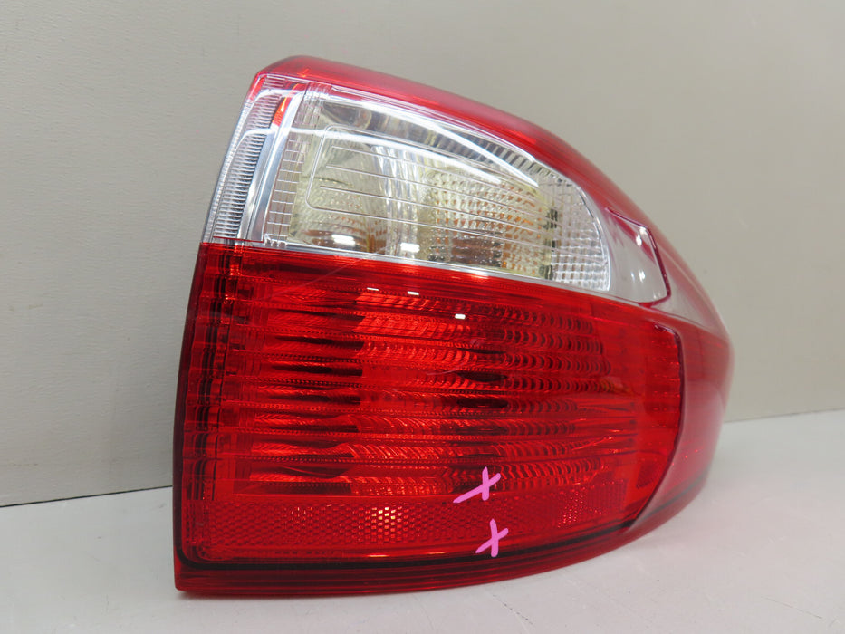 2013-2016 FORD C-MAX REAR RIGHT PASSENGER SIDE TAIL LIGHT OUTER OEM