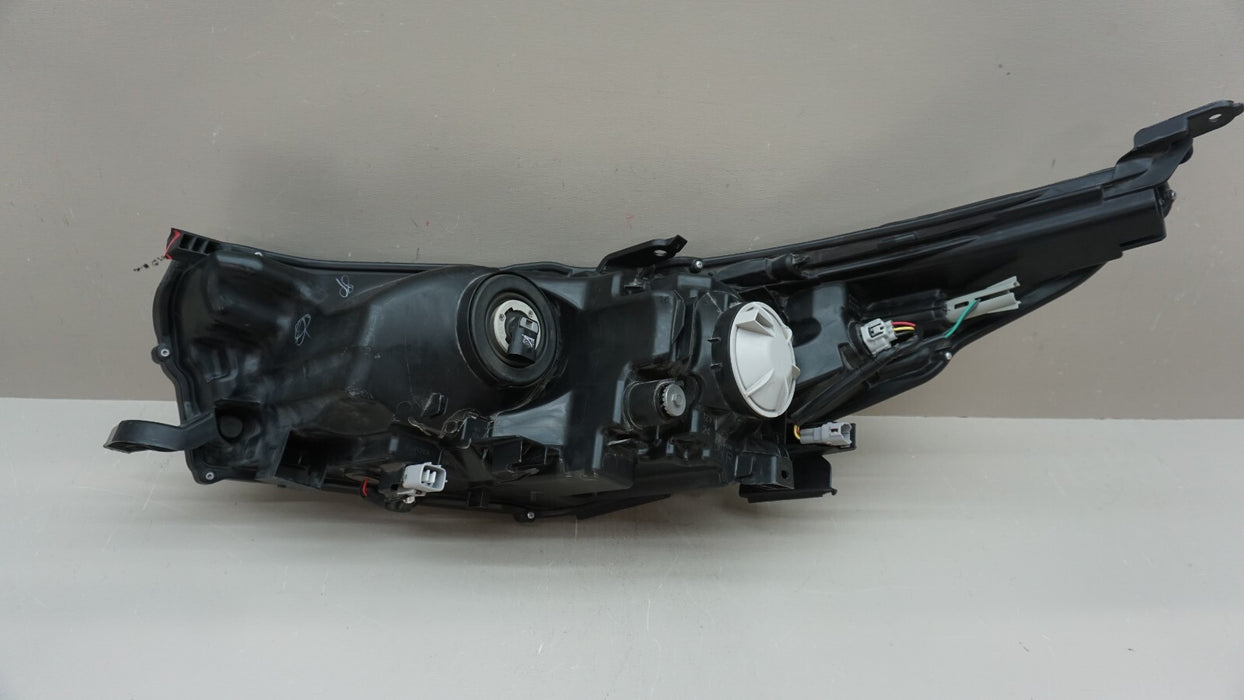 2017-2019 TOYOTA HIGHLANDER FRONT RIGHT PASSENGER SIDE HEADLIGHT HALOGEN OEM