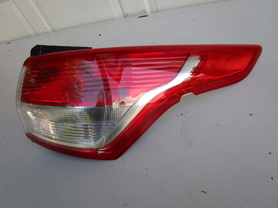 13 14 15 FORD ESCAPE REAR RIGHT TAIL LIGHT OEM