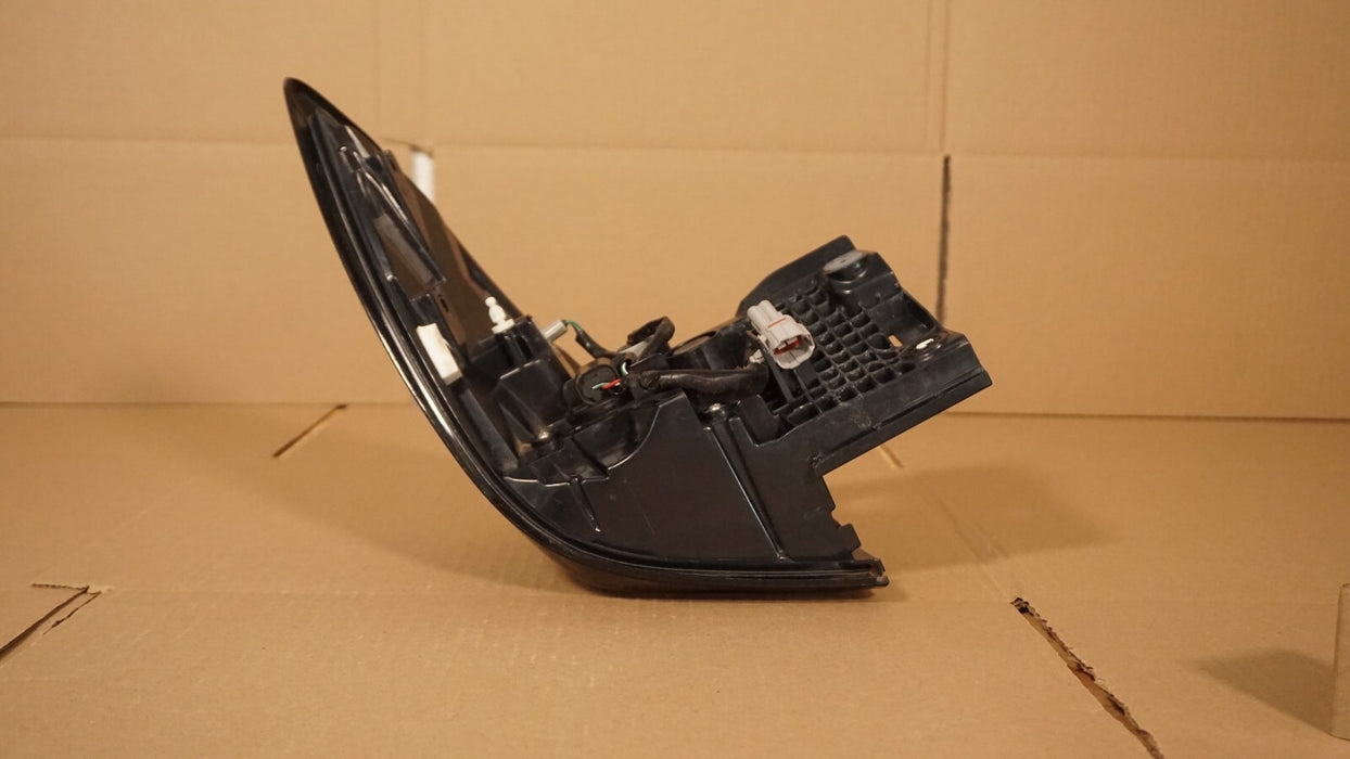 2020 2021 2022 SUBARU OUTBACK RIGHT PASSENGER SIDE TAIL LIGHT BRAKE LAMP OEM